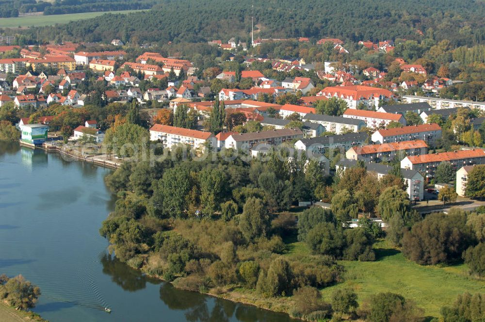 Aerial image Premnitz - Blick auf die Wohn- und Fabrikarbeitersiedlungen am Havelufer / Alte Hauptstraße in Premnitz