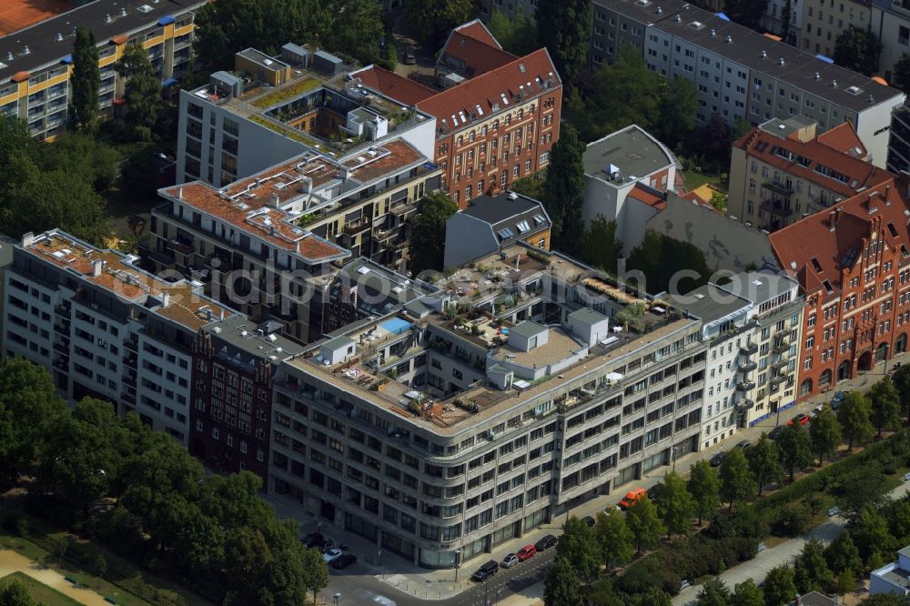 Aerial photograph Berlin - Residential and business buildings with roof terraces and gardens in the Mitte part of Berlin in Germany. The buildings are located on Engeldamm and include the offices of HLBS Berlin