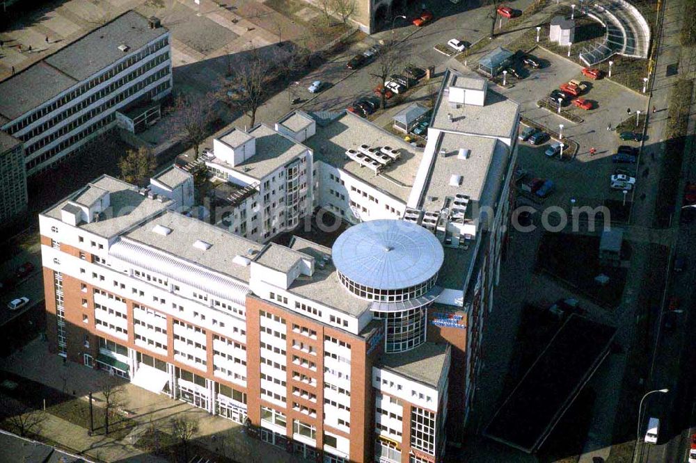 Aerial image Berlin - Lichtenberg - Wohn- und Geschäftshaus CITY POINT an der Möllendorfstraße in Berlin - Lichtenberg.