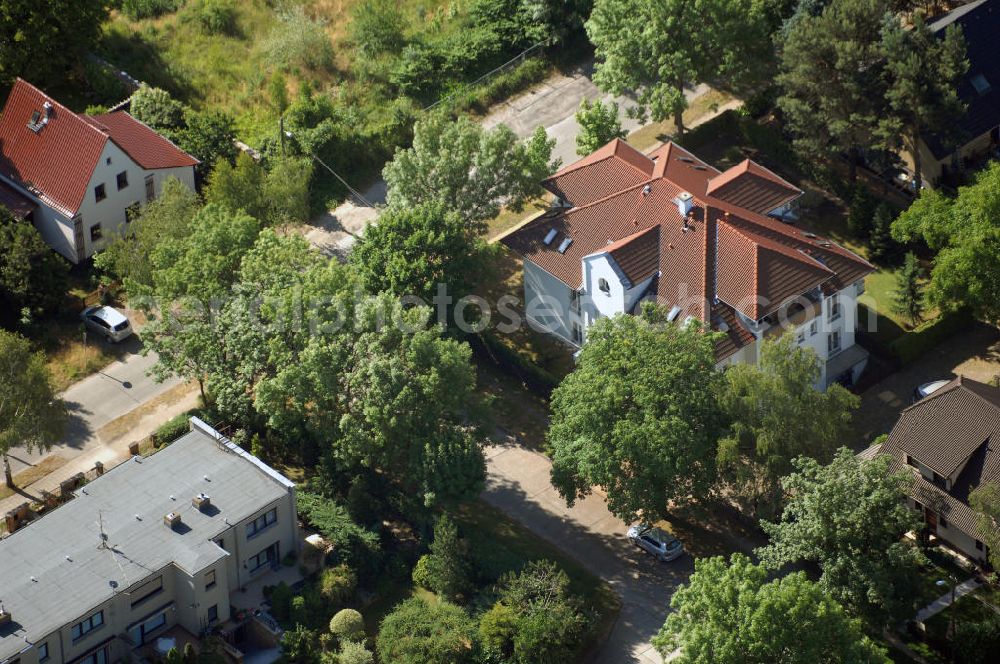 Aerial photograph Berlin - Blick auf das Wohn- und Geschäftshaus an der Dirschauer Strasse 2 / Ecke Neuenhagener Strasse in 12623 Berlin - Mahlsdorf, dem Sitz der Luftbildagentur euroluftbild.de