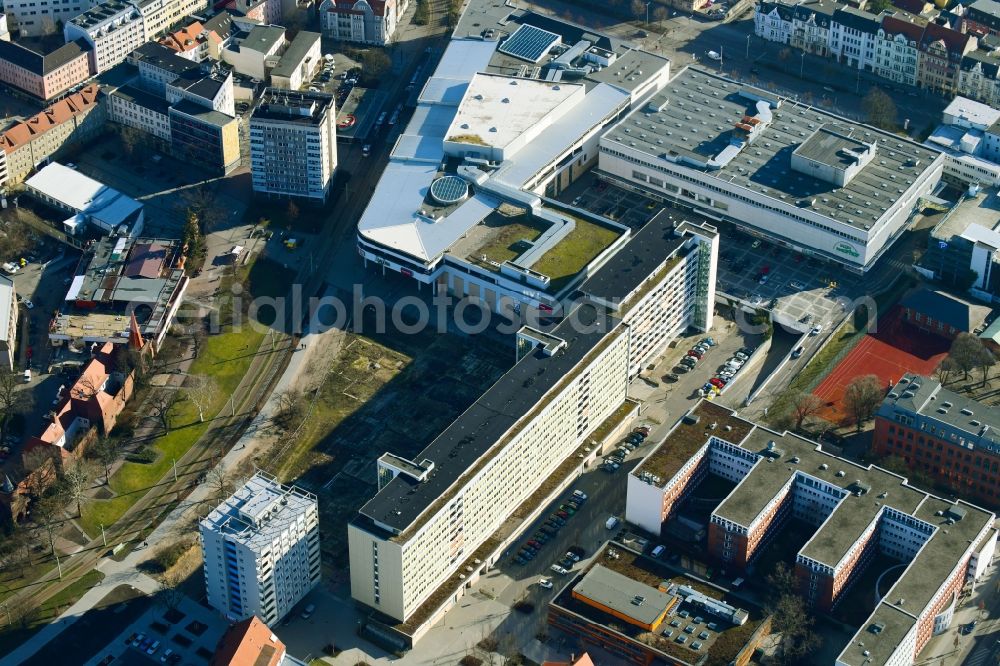 Cottbus from the bird's eye view: Residential and commercial building along of Stadtpromenade in Cottbus in the state Brandenburg, Germany