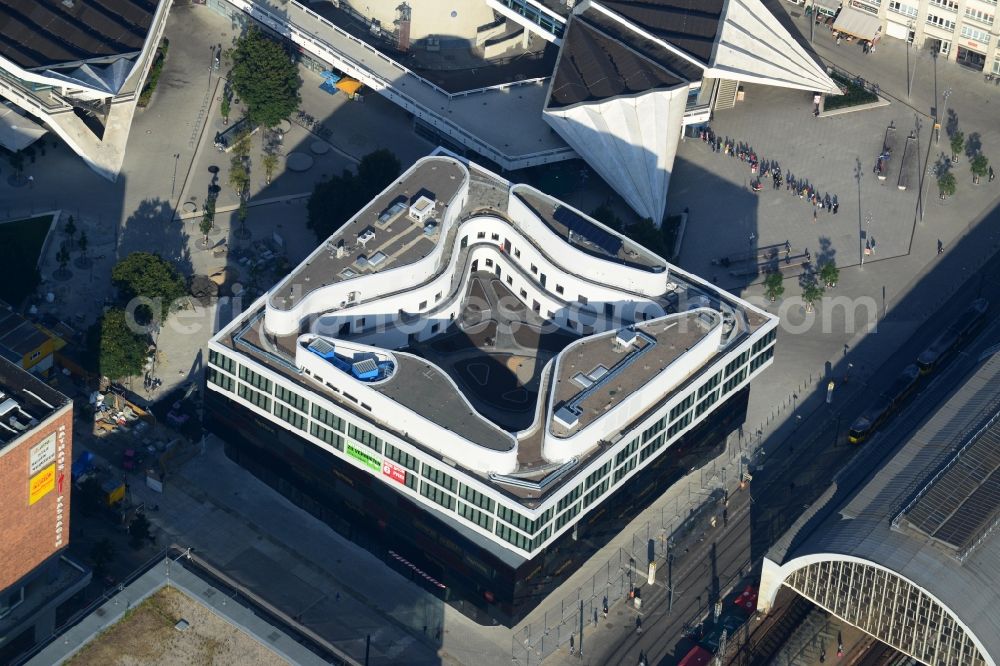 Aerial photograph Berlin - Residential and commercial building Alea 101 of Redevco Services Deutschland GmbH on regional train station Alexanderplatz in Berlin, Germany