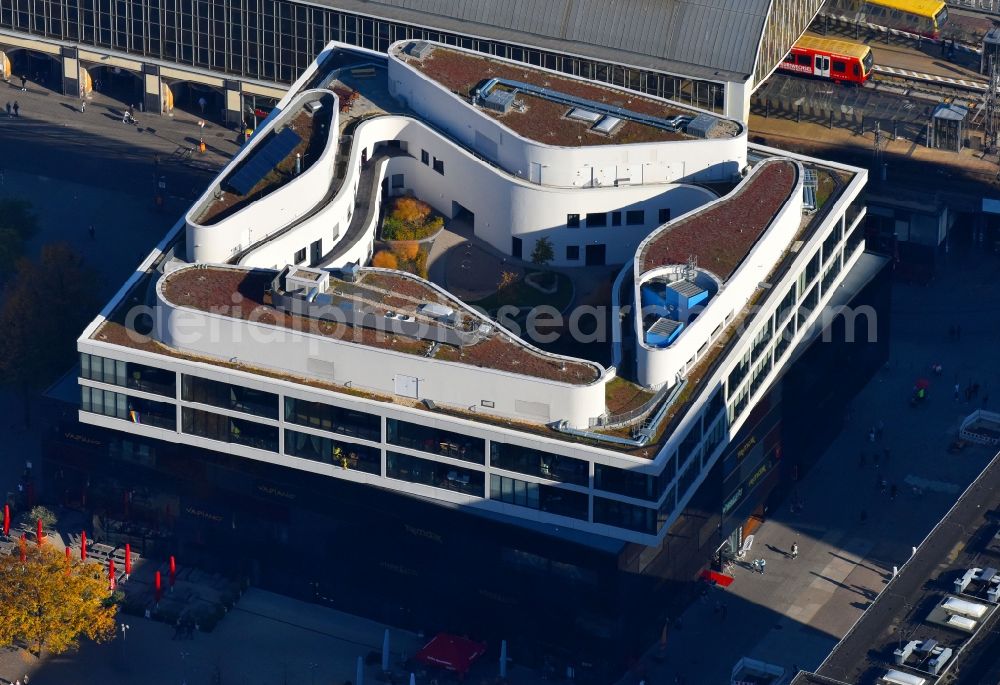 Aerial image Berlin - Residential and commercial building Alea 101 of Redevco Services Deutschland GmbH on regional train station Alexanderplatz in Berlin, Germany