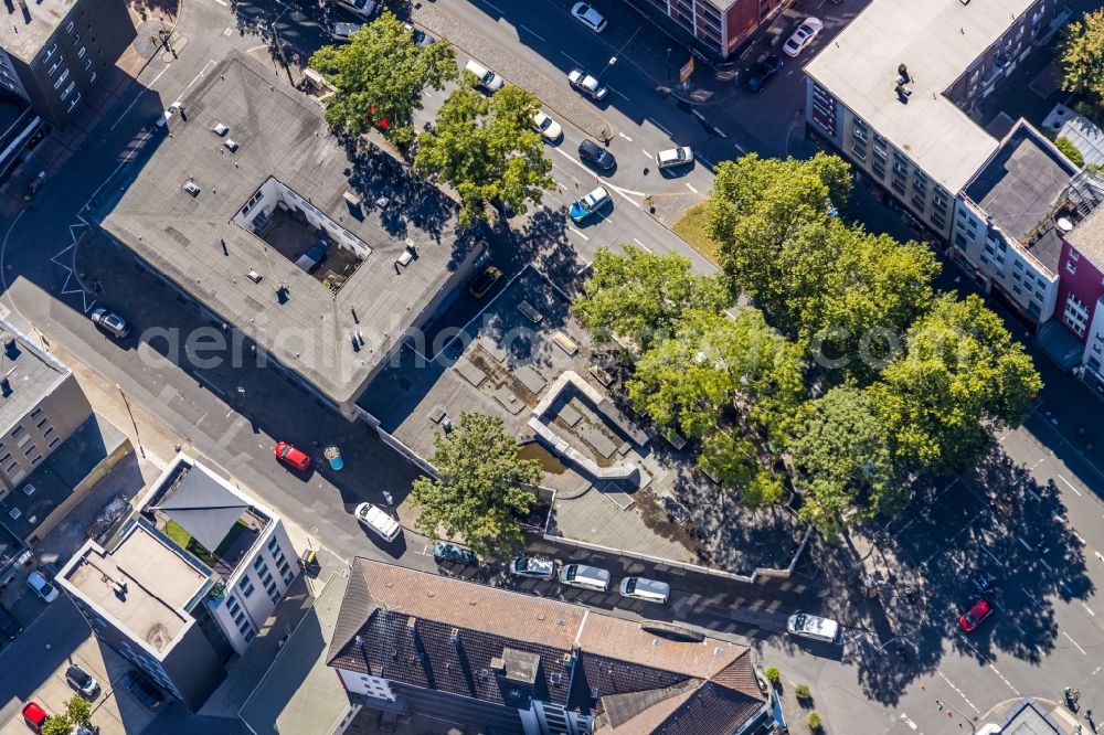 Aerial photograph Bochum - Residential and commercial building district along of Hellweg in Bochum in the state North Rhine-Westphalia, Germany