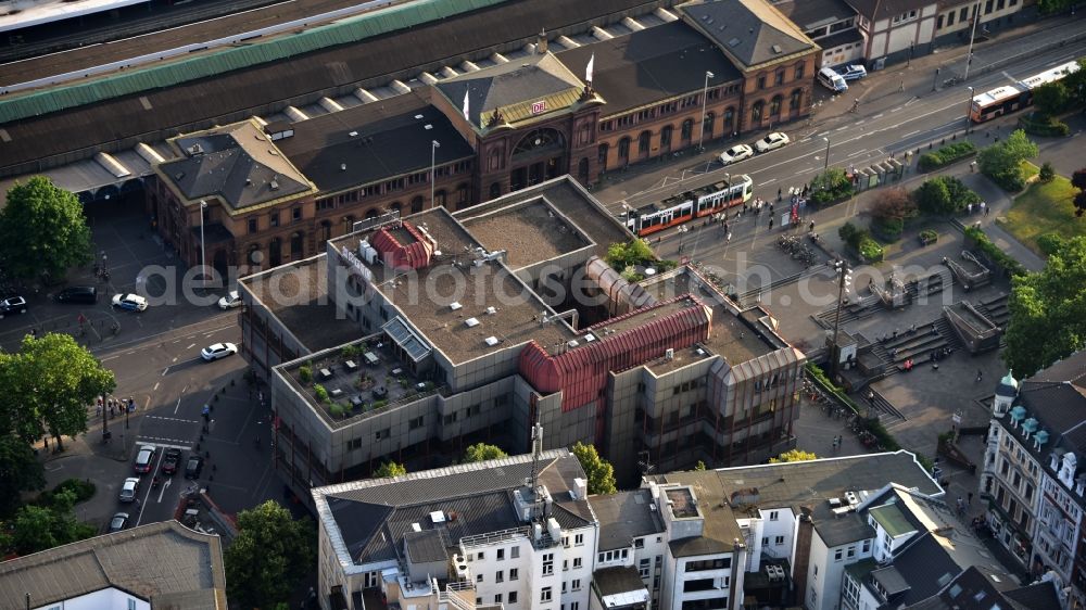 Bonn from the bird's eye view: Residential and commercial building district along of Poststrasse - Maximilianstrasse - Am Central Station in the district Zentrum in Bonn in the state North Rhine-Westphalia, Germany