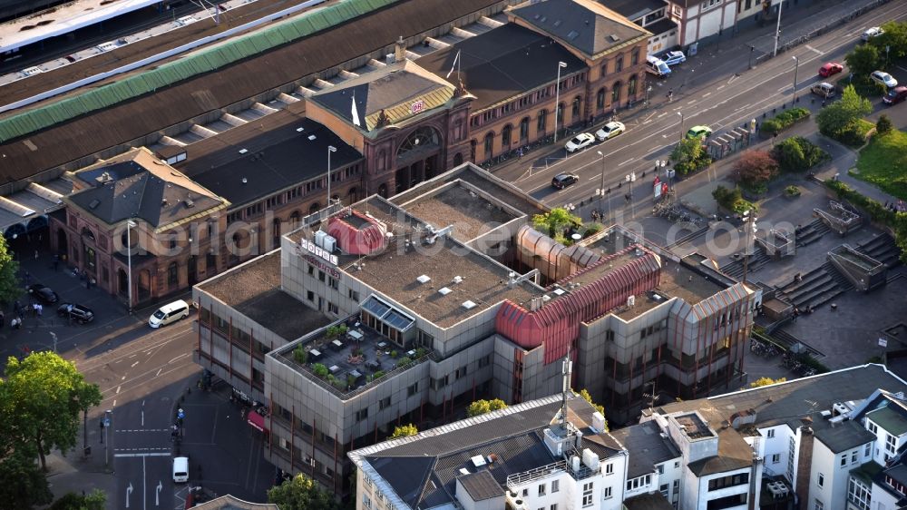 Bonn from the bird's eye view: Residential and commercial building district along of Poststrasse - Maximilianstrasse - Am Central Station in the district Zentrum in Bonn in the state North Rhine-Westphalia, Germany