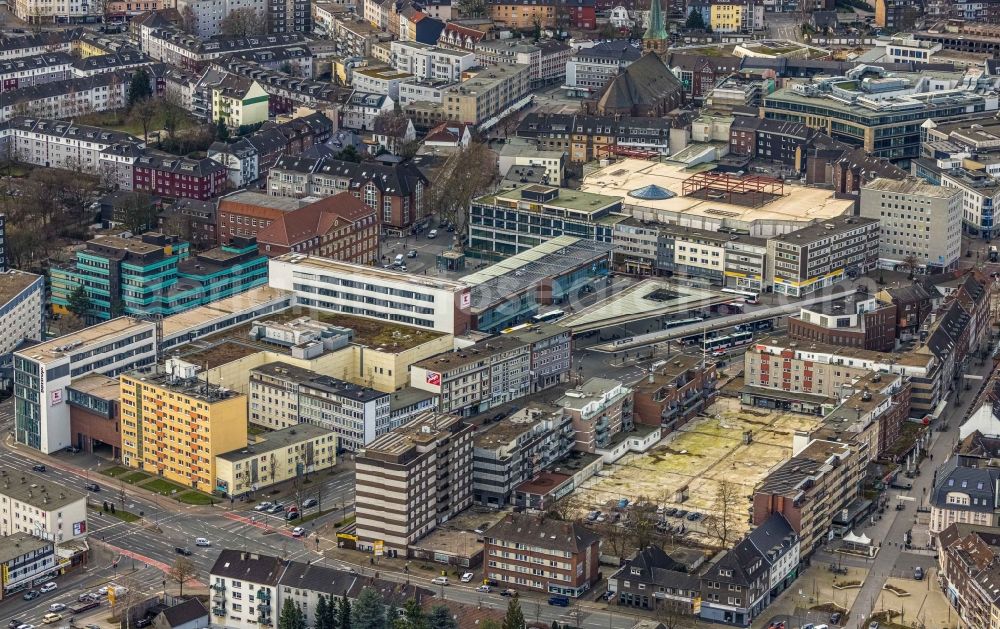 Aerial image Bottrop - Residential and commercial building district at the cross roads Friedrich-Ebert-Strasse - Horster Strasse overlooking the the party building of the CDU and FDP in the district Stadtmitte in Bottrop at Ruhrgebiet in the state North Rhine-Westphalia, Germany