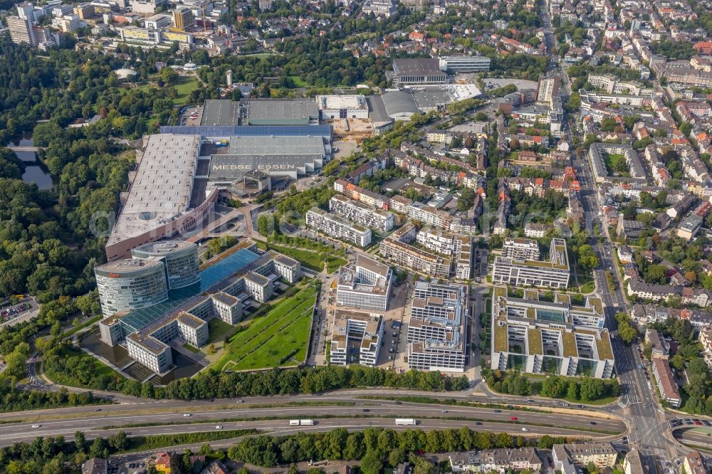 Aerial photograph Essen - Residential and business district and the Messe Essen along the Norbertstrasse in Essen in the state of North Rhine-Westphalia, Germany