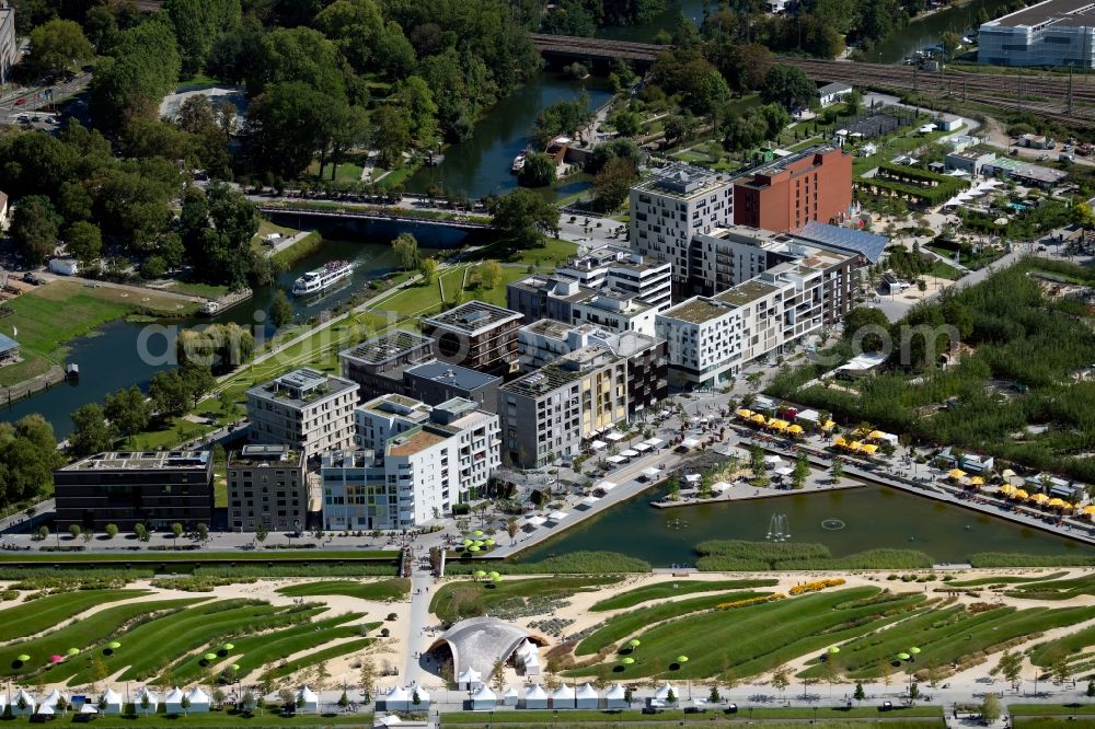 Aerial image Heilbronn - Residential and commercial building district between Theodor-Fischer-Strasse and Am Neckaruferpark in Heilbronn in the state Baden-Wurttemberg, Germany