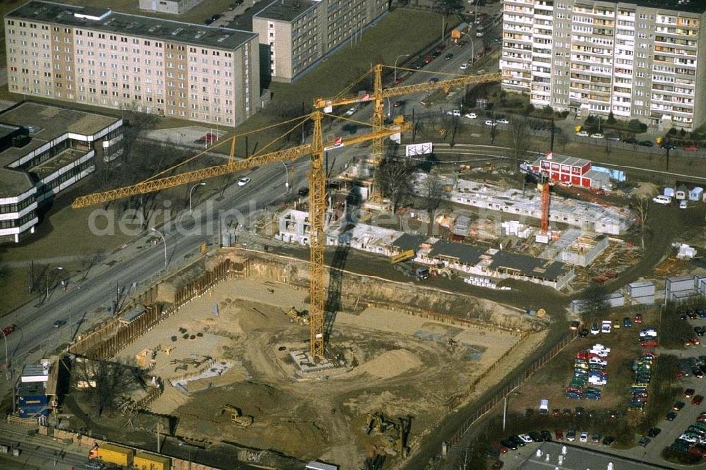 Aerial photograph Berlin - Hohenschönhausen - Wohn- und Geschäftshausbau an der Konrad-Wolf-Straße