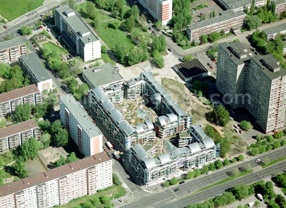 Berlin - Lichtenberg from the bird's eye view: Wohn- und Geschäftshausneubau an der Landsberger Allee.