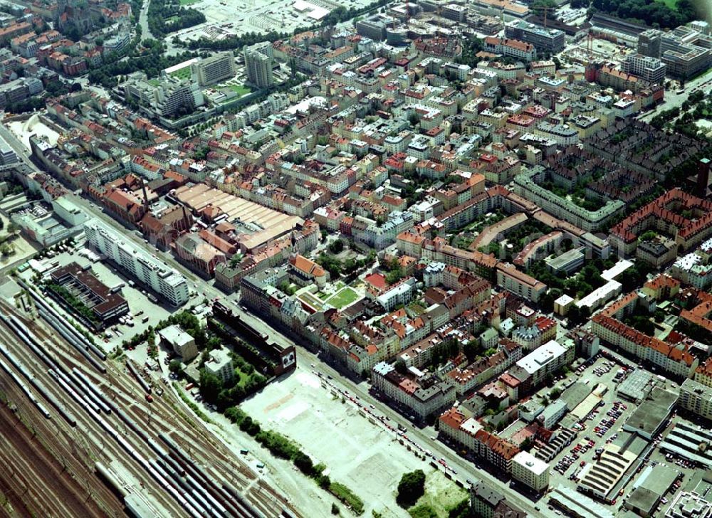 Aerial photograph München - Wohn- und Geschäftshausviertel am Bereich der Landsberger- und Westendstraße in München am Hauptbahnhof.