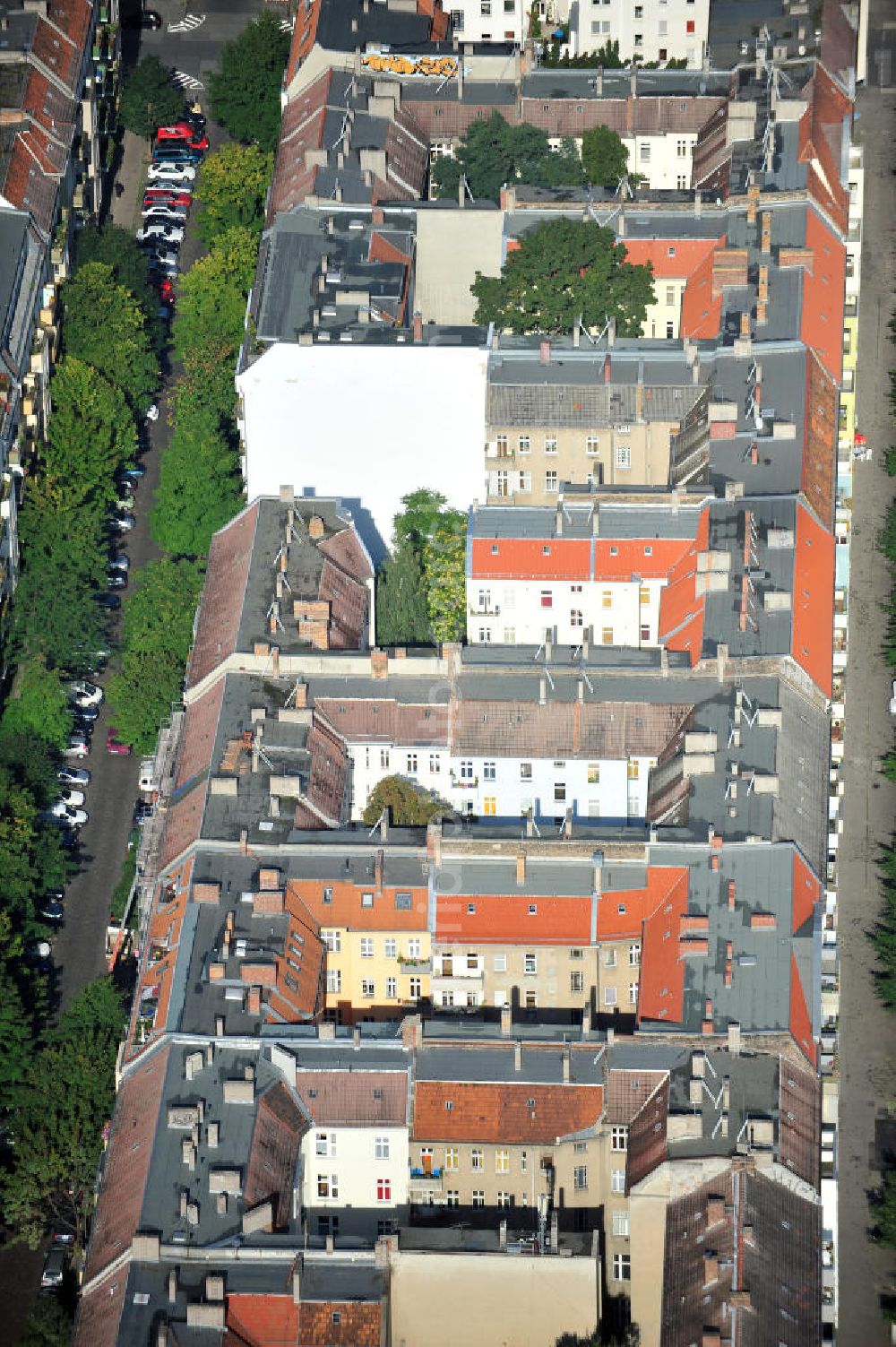 Aerial photograph Berlin Prenzlauer Berg - Wohn- und Geschäftshäuser in Berlin-Prenzlauer Berg an den Straßen Danziger Straße und Chodowieckistraße. Blocks of flats and business houses in Berlin at the streets Danziger Strasse and Chodowieckistrasse.