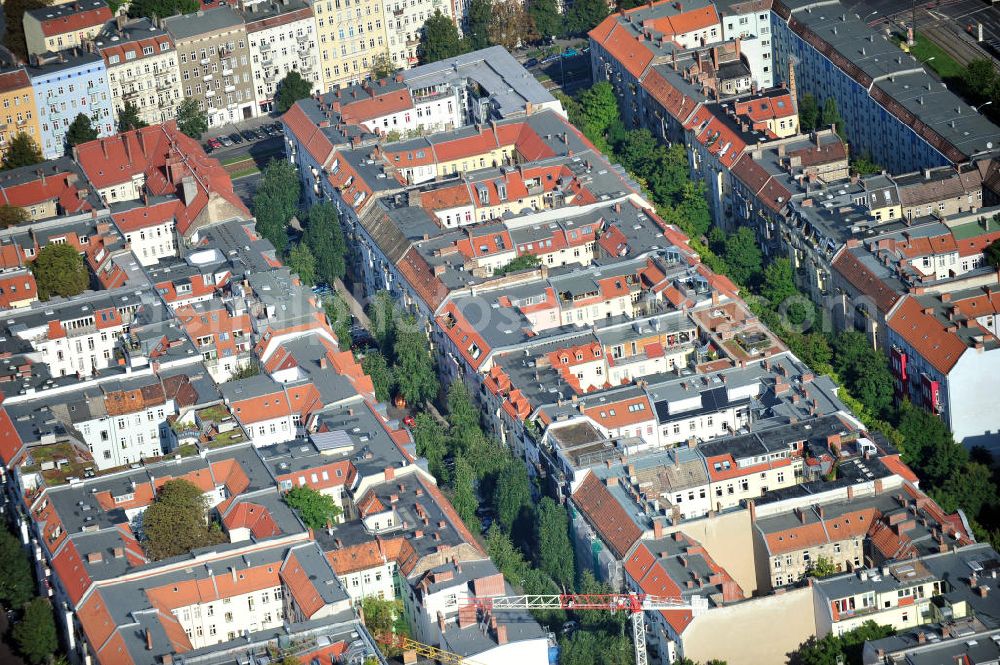 Aerial image Berlin Prenzlauer Berg - Wohn- und Geschäftshäuser in Berlin-Prenzlauer Berg an den Straßen Danziger Straße, Chodowieckistraße und Jablonskistraße. Blocks of flats and business houses in Berlin at the streets Danziger Strasse, Chodowieckistrasse und Jablonskistrasse.