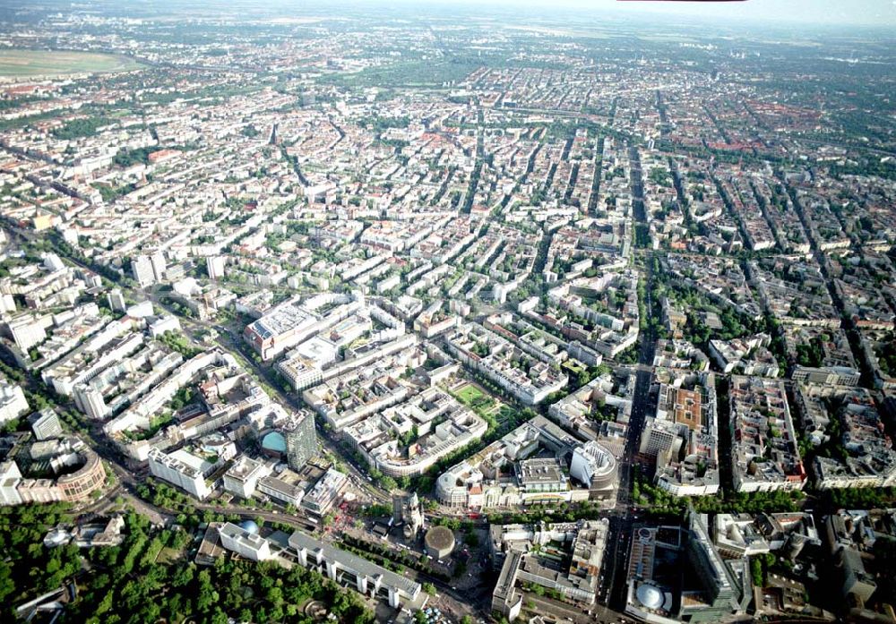 Aerial image Berlin - Charlottenburg - Wohn- und Geschäftsviertel am Neuen Kranzlereck - Breitscheidplatz / Kurfürstendamm in Berlin - Charlottenburg.