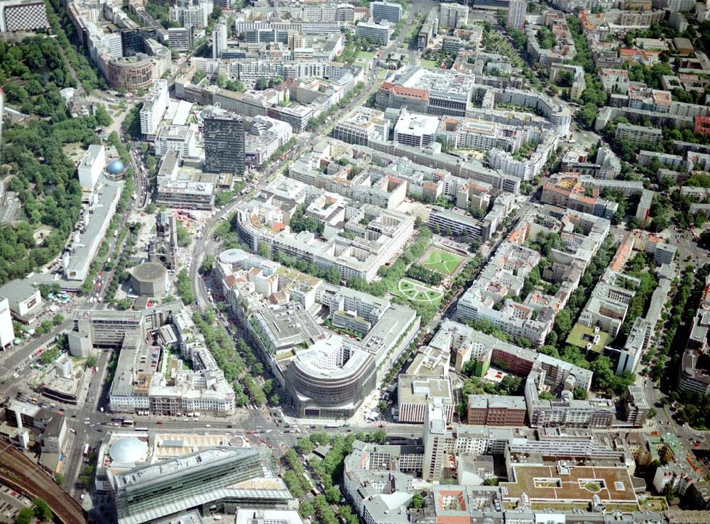 Berlin - Charlottenburg from the bird's eye view: Wohn- und Geschäftsviertel am Neuen Kranzlereck / Kurfürstendamm in Berlin - Charlottenburg.