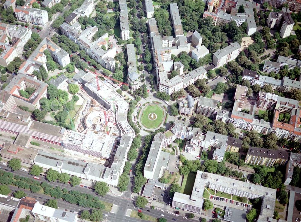 Berlin - Charlottenburg from the bird's eye view: Wohn- und Geschäftsviertelneubau am Prager Platz / Bundesallee in Berlin - Charlottenburg.