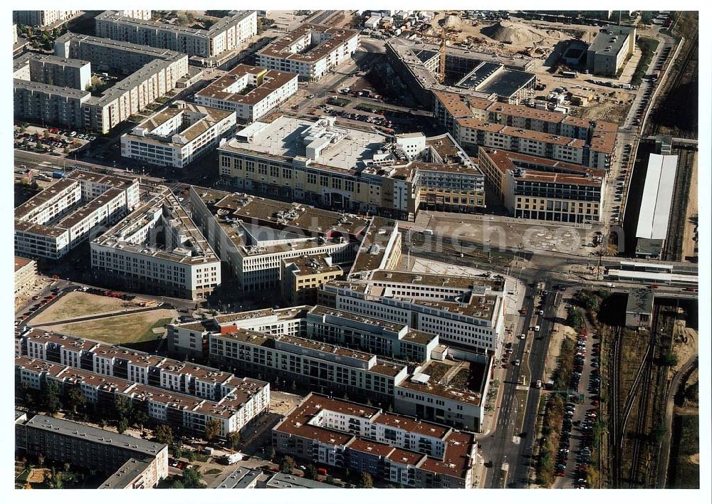 Aerial photograph Berlin - Hellersdorf - Wohn - und Geschäftszentrum Helle Mitte in Berlin - Hellersdorf.