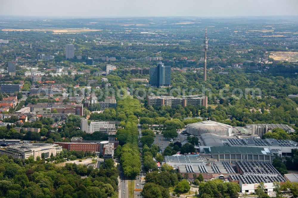 Aerial image Dortmund - Residential and commercial area at the Rheinlandstrasse in Dortmund in North Rhine-Westphalia. View of the the Westfalenhalle, the Westfalen Park, Florainturm