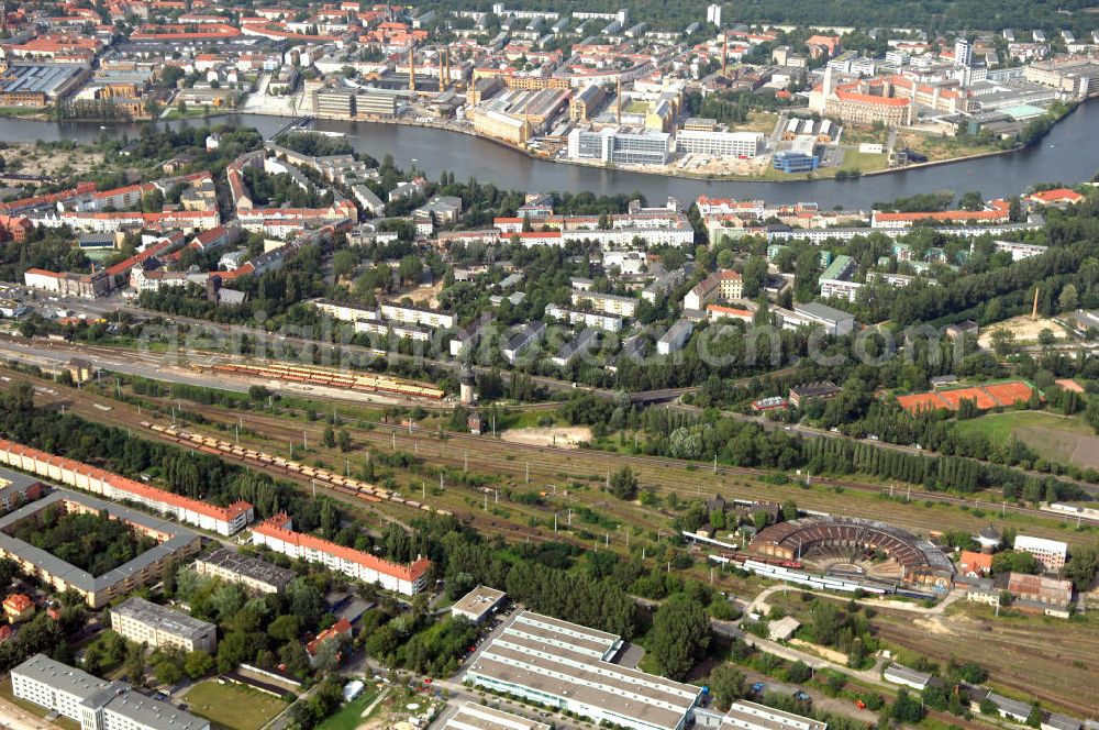 Berlin from the bird's eye view: Blick auf das Wohn- und Industriegebiet an der Bahntrasse Niederschöneweide im Bereich der Landfliegerstrasse, Pilotenstraße, Hagedornstraße und Groß-Berliner Damm. Eine Immobilie der HVB Immobilien AG