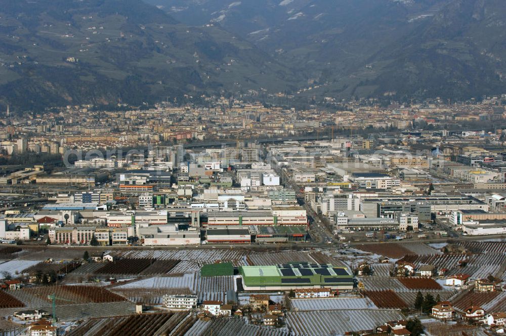 Aerial image Bozen - Blick auf Wohn- und Industriegebiete von Bozen (Bolzano) in Italien entlang der Autobahn A22 auch als Brennerautobahn bekannt.