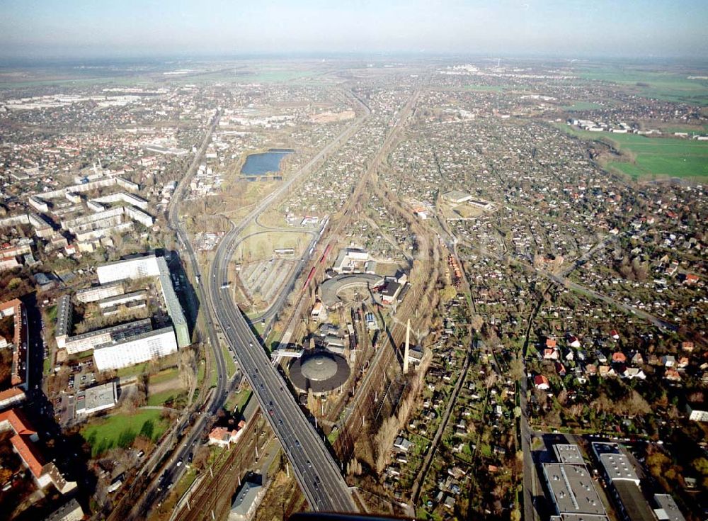 Berlin - Pankow from above - Wohn- und Kleingartenanlagen an der Autobahnzufahrt Pankow - Nord.