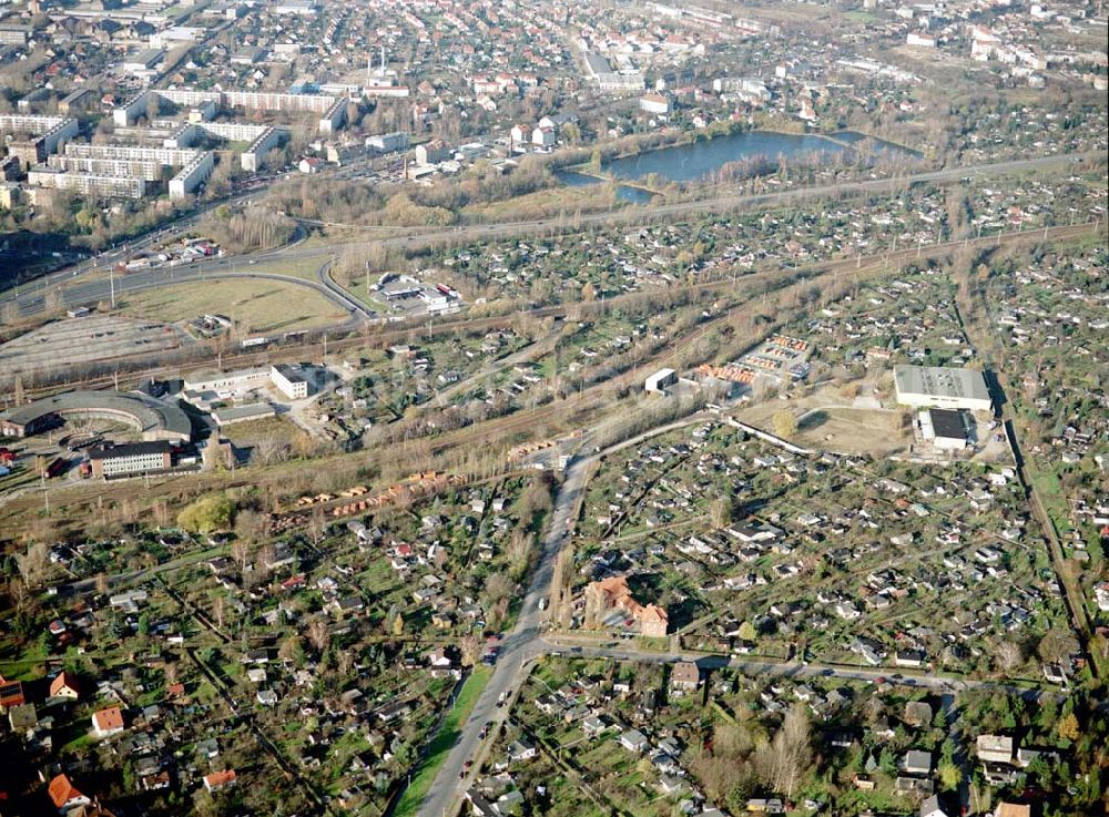 Aerial image Berlin - Pankow - Wohn- und Kleingartenanlagen an der Autobahnzufahrt Pankow - Nord.