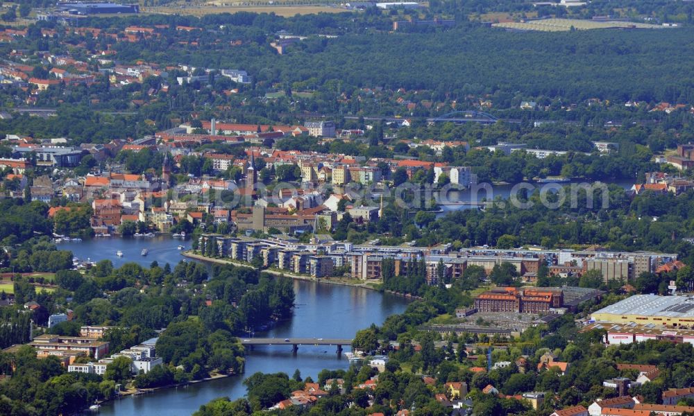 Berlin from the bird's eye view: Housing estate on the banks of Müggelspree in the district of Köpenick in the district of Treptow - Köpenick in Berlin