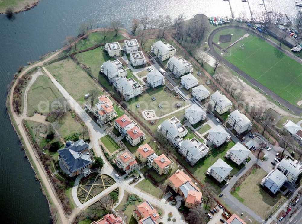 Potsdam from above - Wohnanlage der Bayerischen Hausbau auf dem Glienicker Horn an der Glienicker Brücke in Potsdam.