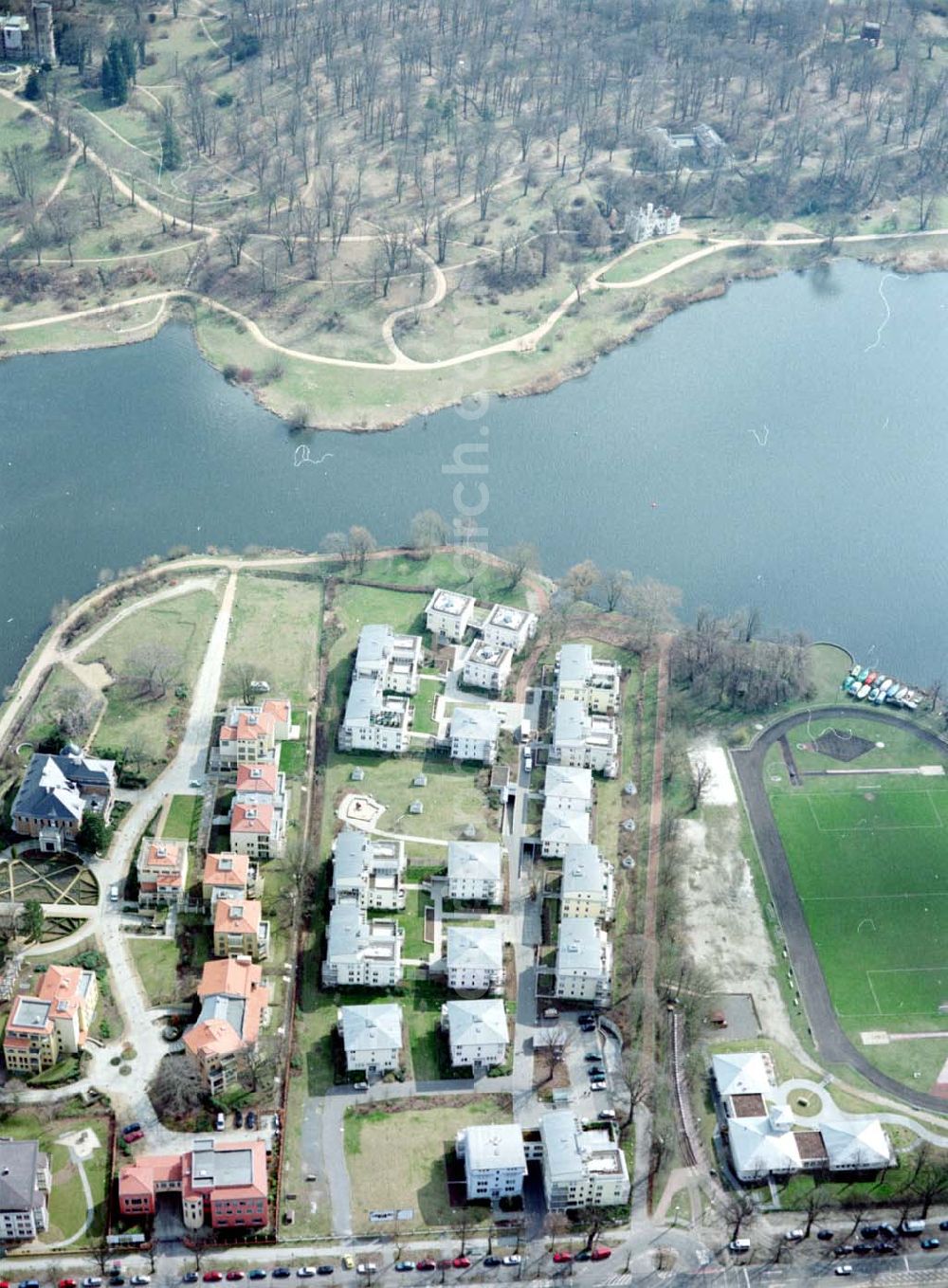 Potsdam from the bird's eye view: Wohnanlage der Bayerischen Hausbau auf dem Glienicker Horn an der Glienicker Brücke in Potsdam.