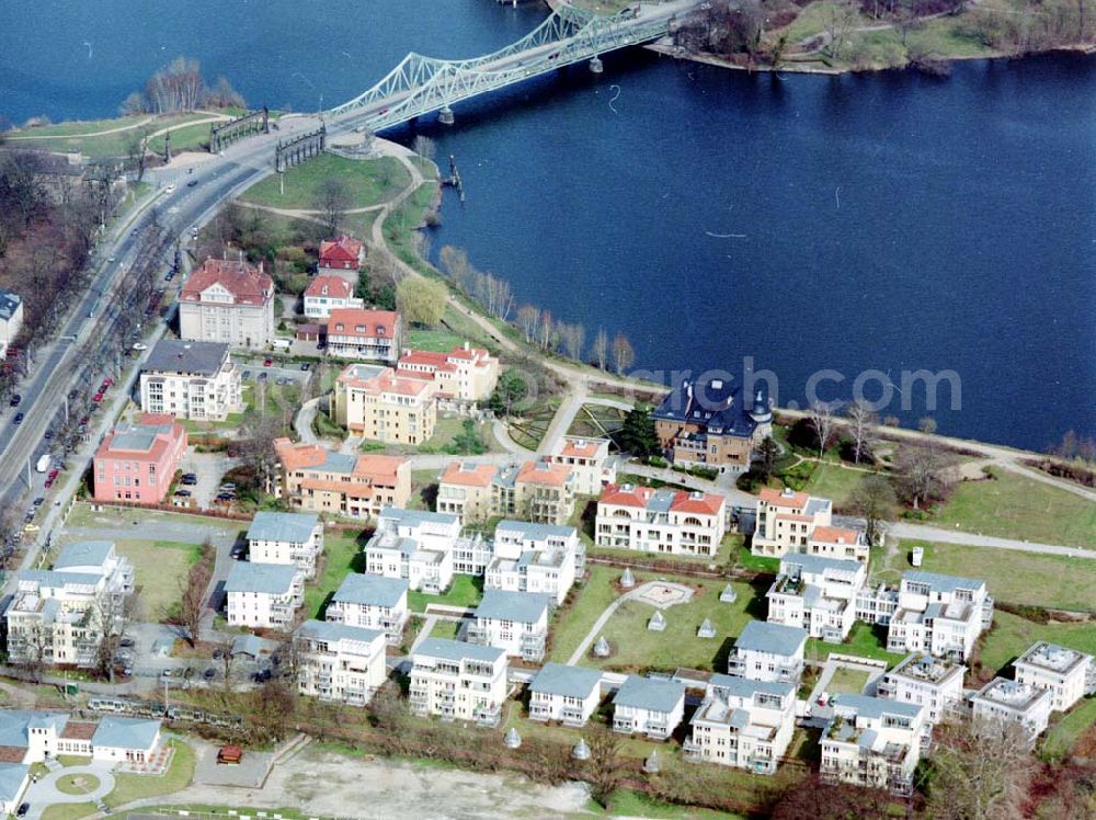 Potsdam from the bird's eye view: Wohnanlage der Bayerischen Hausbau auf dem Glienicker Horn an der Glienicker Brücke in Potsdam.