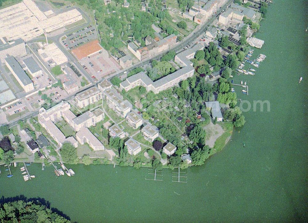 Aerial image Berlin - Köpenick - Wohnanlage an der Grünauer Straße 117 - 125 in Berlin - Köpenick - ein Projekt der GRAF & MARESCH GmbH Augsburg.