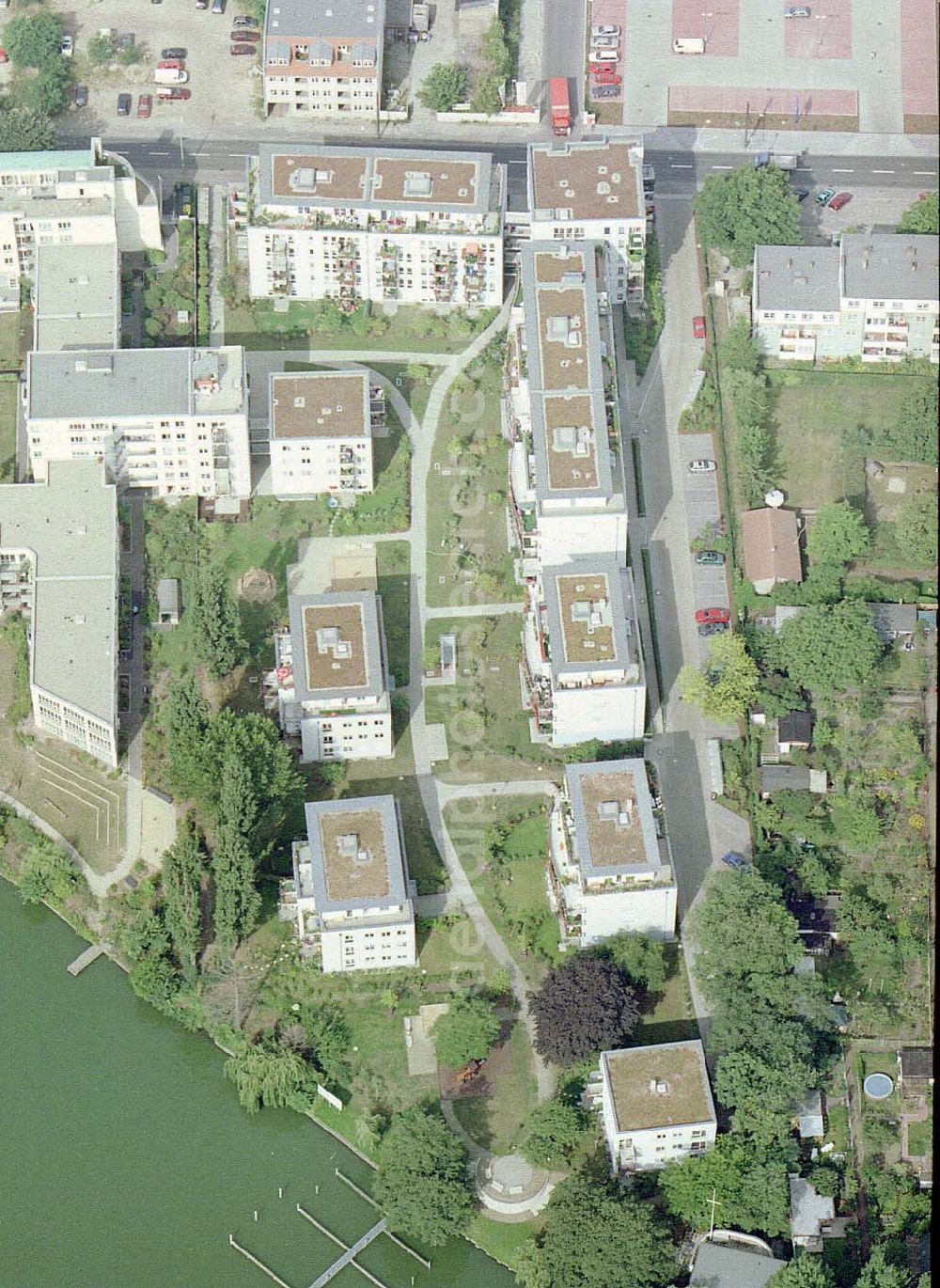 Berlin - Köpenick from the bird's eye view: Wohnanlage an der Grünauer Straße 117 - 125 in Berlin - Köpenick - ein Projekt der GRAF & MARESCH GmbH Augsburg.