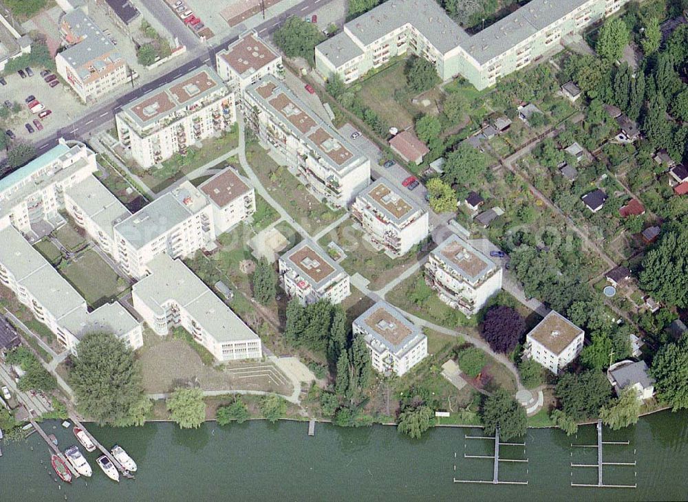 Aerial photograph Berlin - Köpenick - Wohnanlage an der Grünauer Straße 117 - 125 in Berlin - Köpenick - ein Projekt der GRAF & MARESCH GmbH Augsburg.