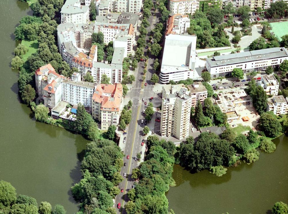 Berlin - Charlottenburg from above - Wohnanlage an der Kantstraße am Lietzenburger See in Berlin - Charlottenburg