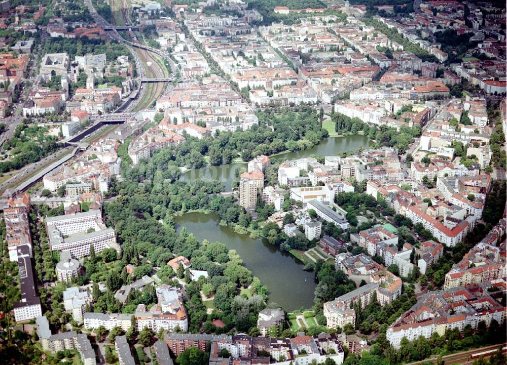 Berlin - Charlottenburg from the bird's eye view: Wohnanlage an der Kantstraße am Lietzenburger See in Berlin - Charlottenburg