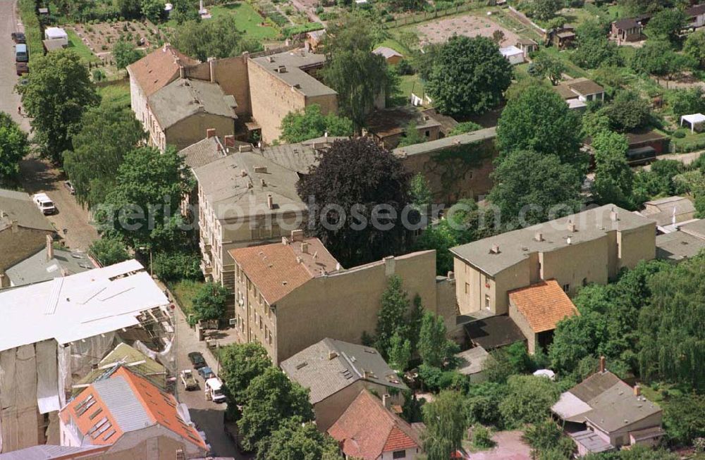 Potsdam - Stadt from the bird's eye view: Wohnanlage Lennestr. 19-20 in Potsdam.