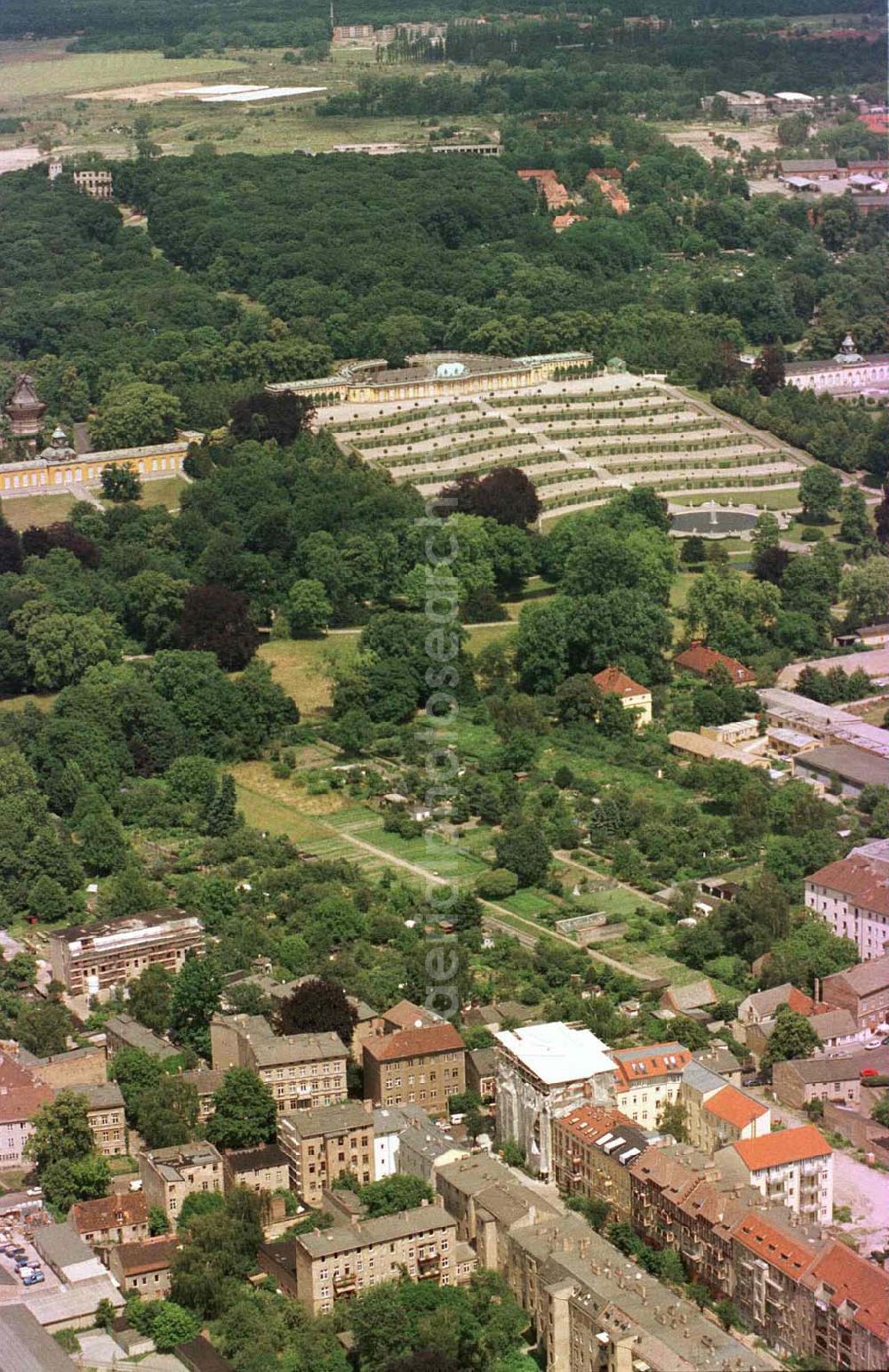 Aerial image Potsdam - Stadt - Wohnanlage Lennestr. 19-20 in Potsdam.