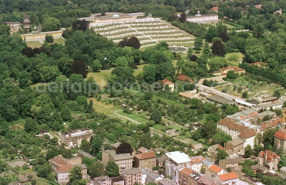 Aerial photograph Potsdam - Stadt - Wohnanlage Lennestr. 19-20 in Potsdam.