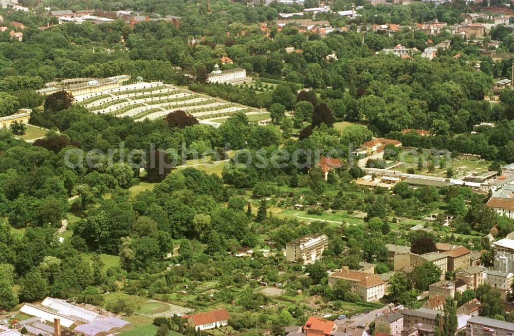 Potsdam - Stadt from the bird's eye view: Wohnanlage Lennestr. 19-20 in Potsdam.