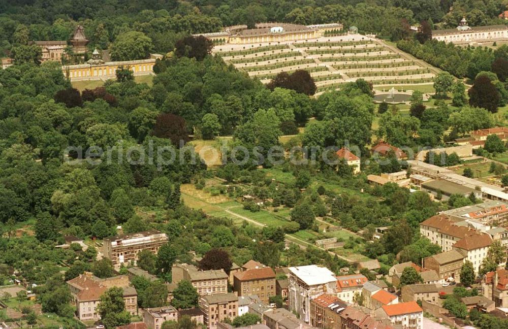 Aerial image Potsdam - Stadt - Wohnanlage Lennestr. 19-20 in Potsdam.