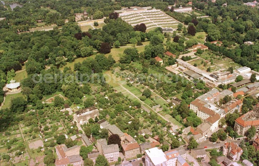 Aerial photograph Potsdam - Stadt - Wohnanlage Lennestr. 19-20 in Potsdam.