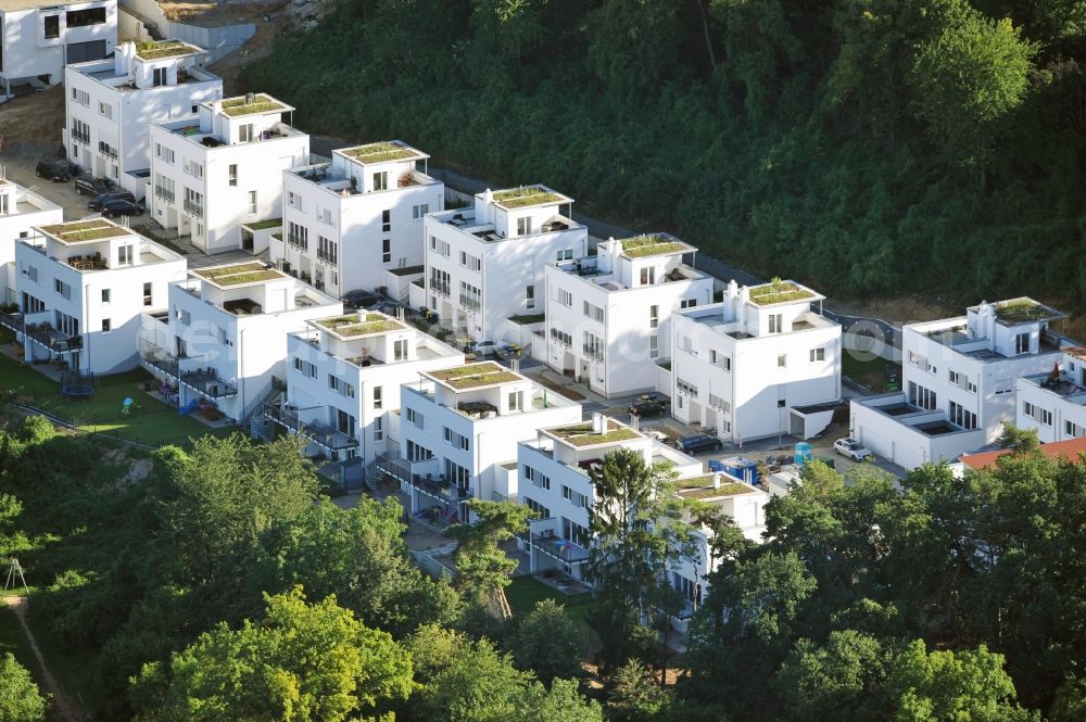 Bad Vilbel from above - View the construction site of the residental complex on Tannenweg. At the forest are several new residential buildings built by the CDS Wohnbau GmbH, a Frankfurt real estate service provider