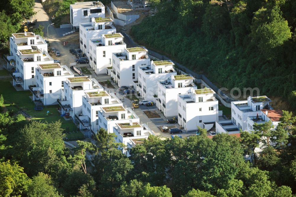 Bad Vilbel from the bird's eye view: View the construction site of the residental complex on Tannenweg. At the forest are several new residential buildings built by the CDS Wohnbau GmbH, a Frankfurt real estate service provider