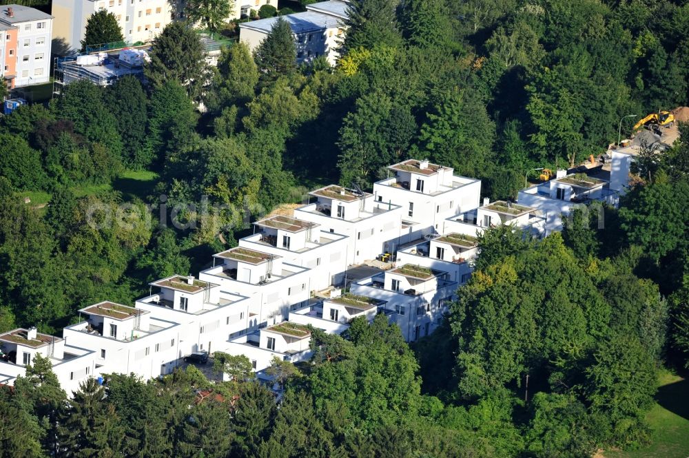 Aerial image Bad Vilbel - View the construction site of the residental complex on Tannenweg. At the forest are several new residential buildings built by the CDS Wohnbau GmbH, a Frankfurt real estate service provider