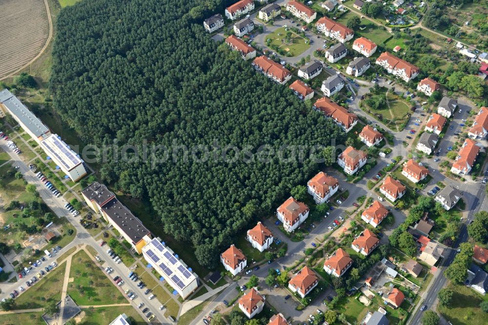 Velten from the bird's eye view: Residential area Am Kuschelhain in Velten in Brandenburg