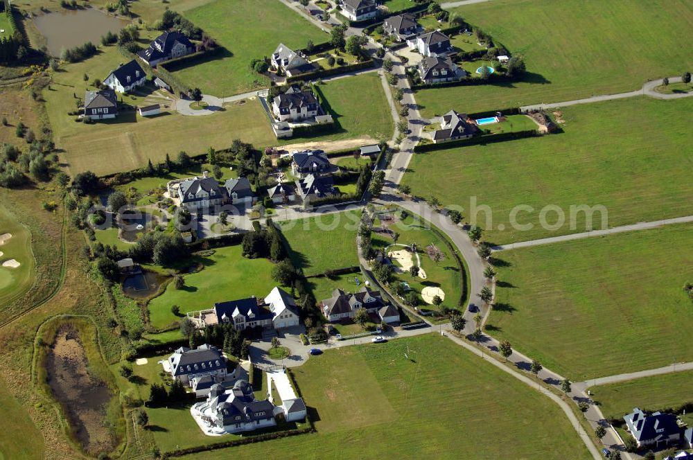 Michendorf from above - Blick auf die Wohnanlagen der HVB Immobilien am Areal des malerisch gelegenen Golf- und Country Club Seddiner See. Anschrift: Golf- und Country Club Seddiner See AG,Zum Weiher 44, 14552 Michendorf,Tel: 033205 / 73 20,Fax: 033205 / 73 229