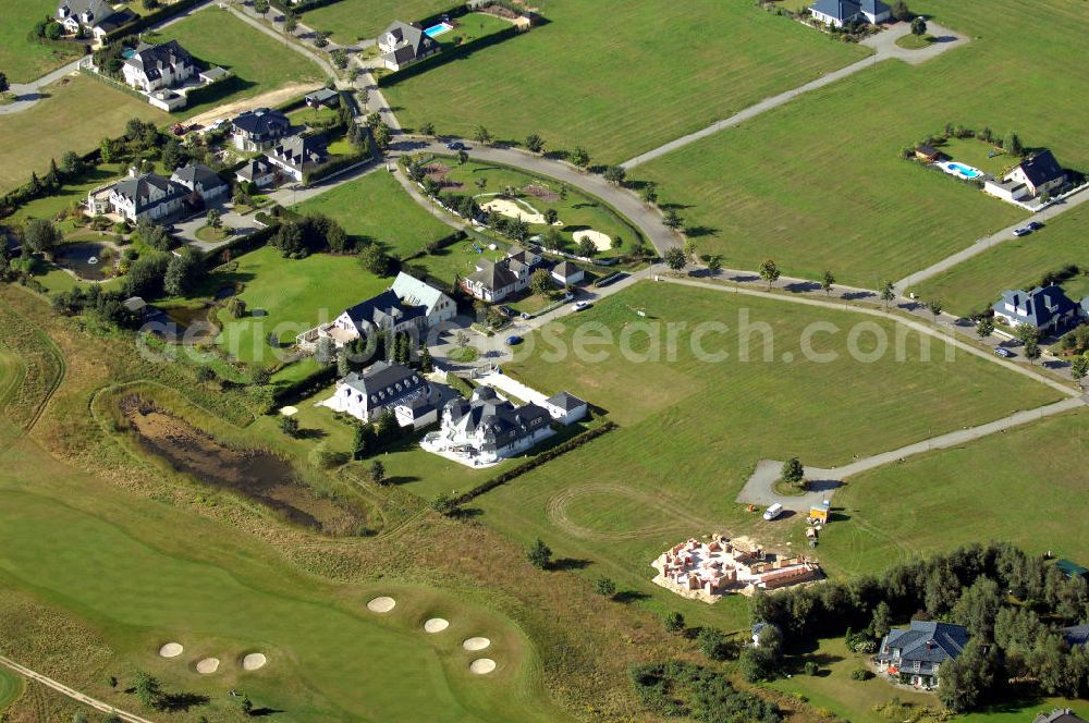 Michendorf from the bird's eye view: Blick auf die Wohnanlagen der HVB Immobilien am Areal des malerisch gelegenen Golf- und Country Club Seddiner See. Anschrift: Golf- und Country Club Seddiner See AG,Zum Weiher 44, 14552 Michendorf,Tel: 033205 / 73 20,Fax: 033205 / 73 229