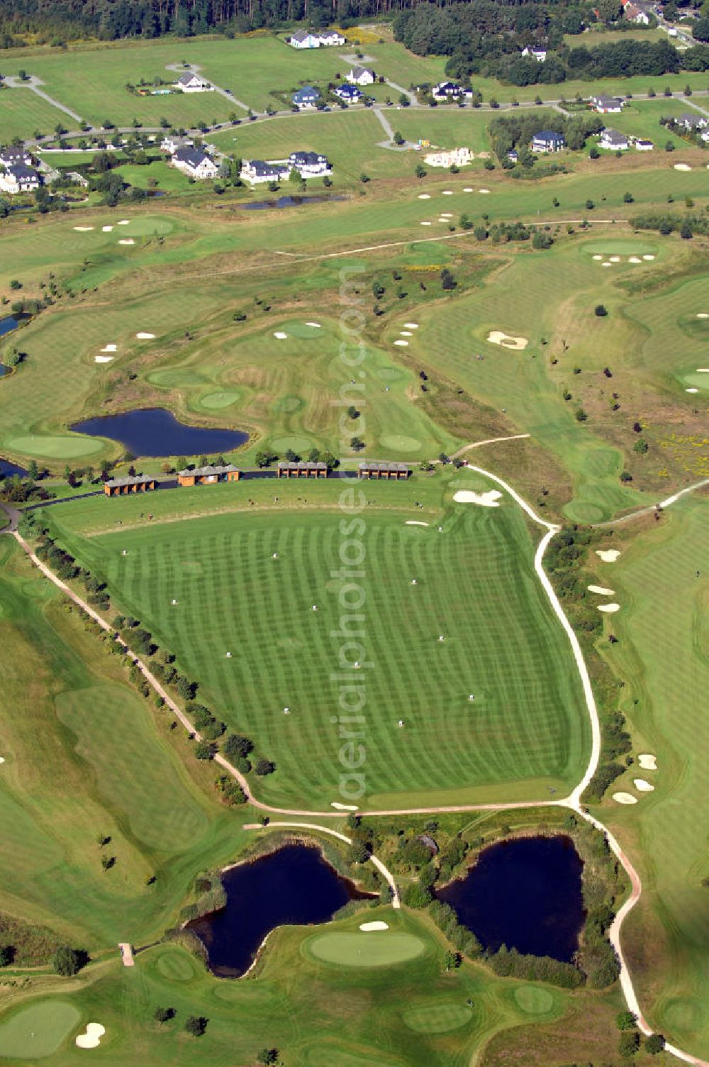 Aerial photograph Michendorf - Blick auf die Wohnanlagen der HVB Immobilien am Areal des malerisch gelegenen Golf- und Country Club Seddiner See. Anschrift: Golf- und Country Club Seddiner See AG,Zum Weiher 44, 14552 Michendorf,Tel: 033205 / 73 20,Fax: 033205 / 73 229