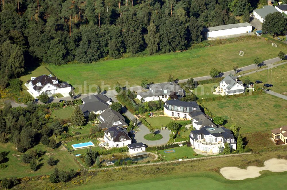 Michendorf from above - Blick auf die Wohnanlagen der HVB Immobilien am Areal des malerisch gelegenen Golf- und Country Club Seddiner See. Anschrift: Golf- und Country Club Seddiner See AG,Zum Weiher 44, 14552 Michendorf,Tel: 033205 / 73 20,Fax: 033205 / 73 229